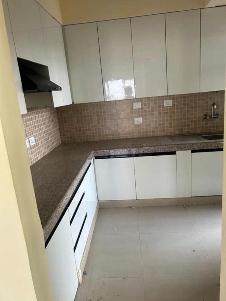 Kitchen, paras-dews 2 Bedroom 1385 Sq.Ft. Apartment In Panwala Khusropur Gurgaon 10059636