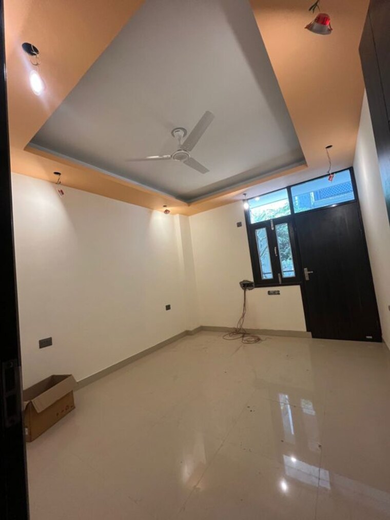 Room, rajpur khurd extension 3 Bedroom 125 Sq.Yd. Builder Floor In Rajpur Khurd Extension Delhi 10059687