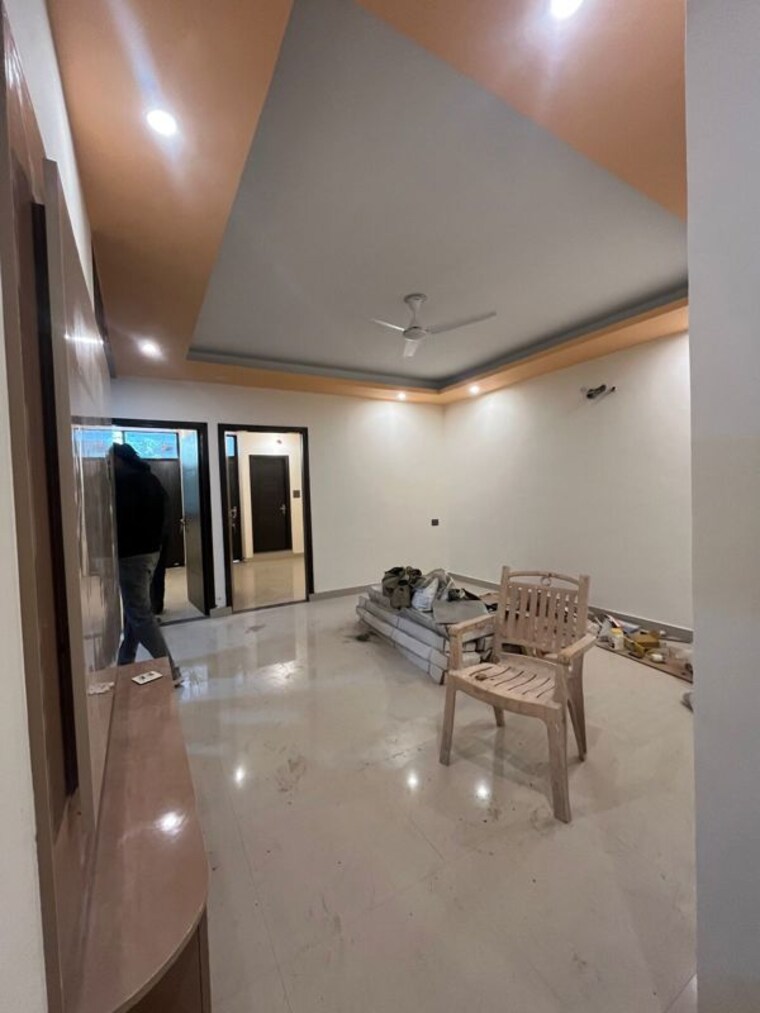 Room, rajpur khurd extension 3 Bedroom 125 Sq.Yd. Builder Floor In Rajpur Khurd Extension Delhi 10059687