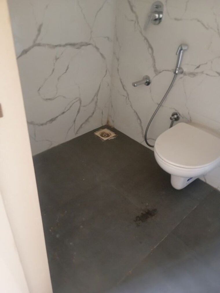 Bathroom, crystal-paradise-residences 2 Bedroom 600 Sq.Ft. Apartment In Andheri East Mumbai 10059694