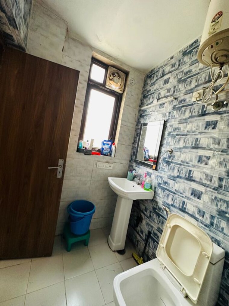 Attached Bathroom, aba-county-107 4 Bedroom 4482 Sq.Ft. Apartment In Sector 107 Noida 10059473