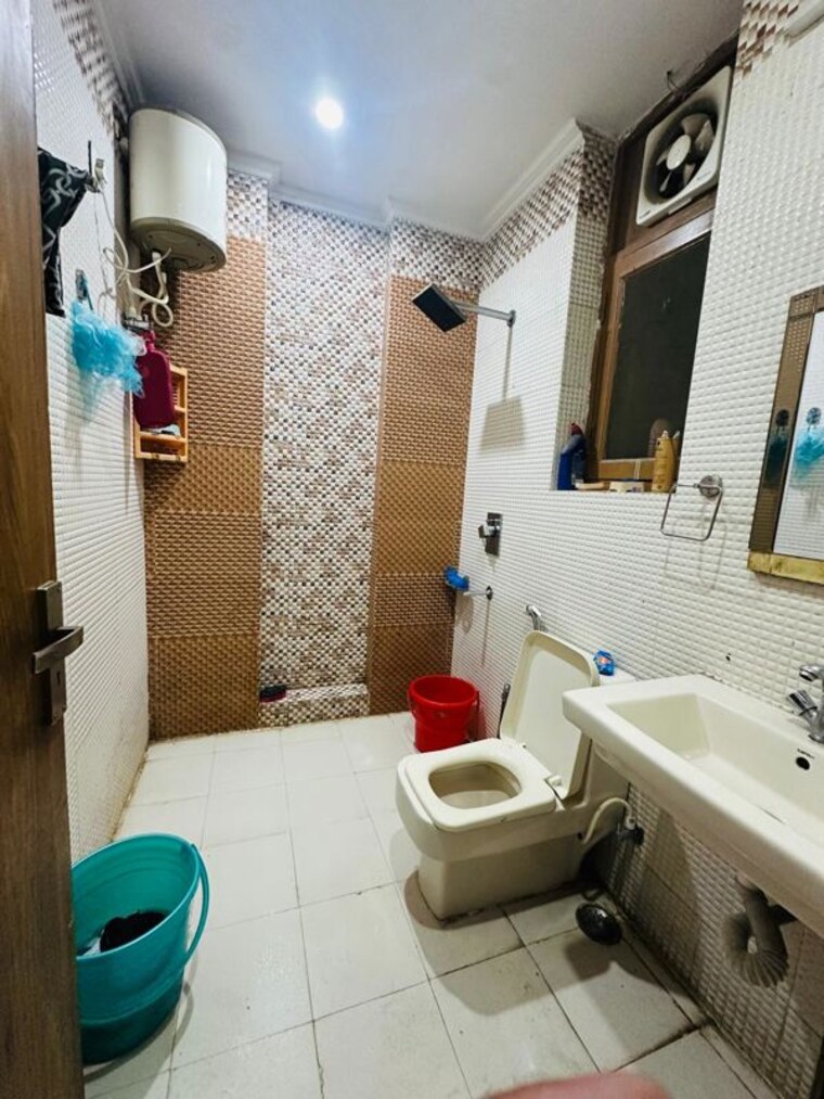 Attached Bathroom, aba-county-107 4 Bedroom 4482 Sq.Ft. Apartment In Sector 107 Noida 10059473