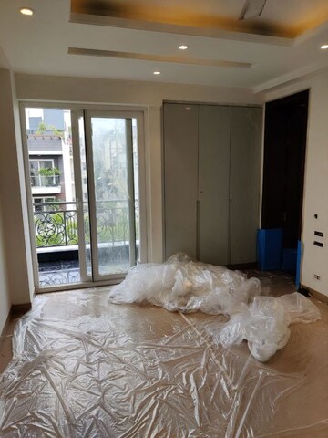 Room in 4 BHK Apartment at Greater Kailash I – for Sale