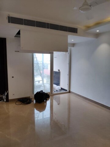 Room in 4 BHK Apartment at Greater Kailash I – for Sale