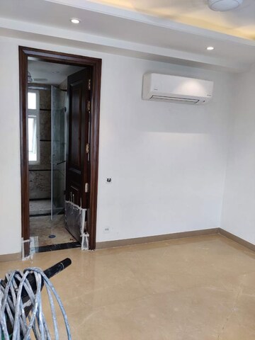 Room in 4 BHK Apartment at Greater Kailash I – for Sale