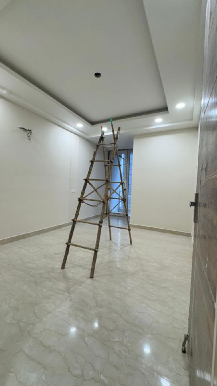 Room, chattarpur 3 Bedroom 130 Sq.Yd. Builder Floor In Chattarpur Delhi 10059709