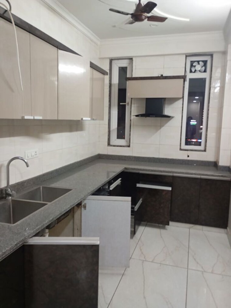 Kitchen, sector 57 3 Bedroom 1850 Sq.Ft. Builder Floor In Sector 57 Gurgaon 10059727