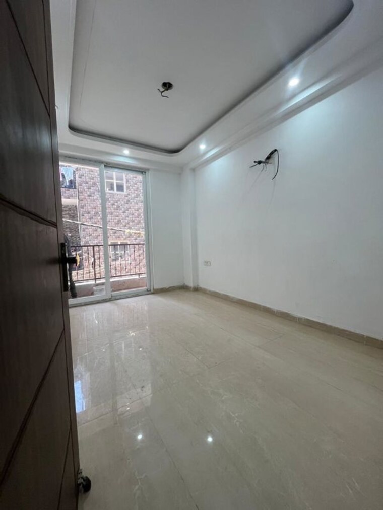 Room, rajpur khurd extension 3 Bedroom 120 Sq.Yd. Builder Floor In Rajpur Khurd Extension Delhi 10059747