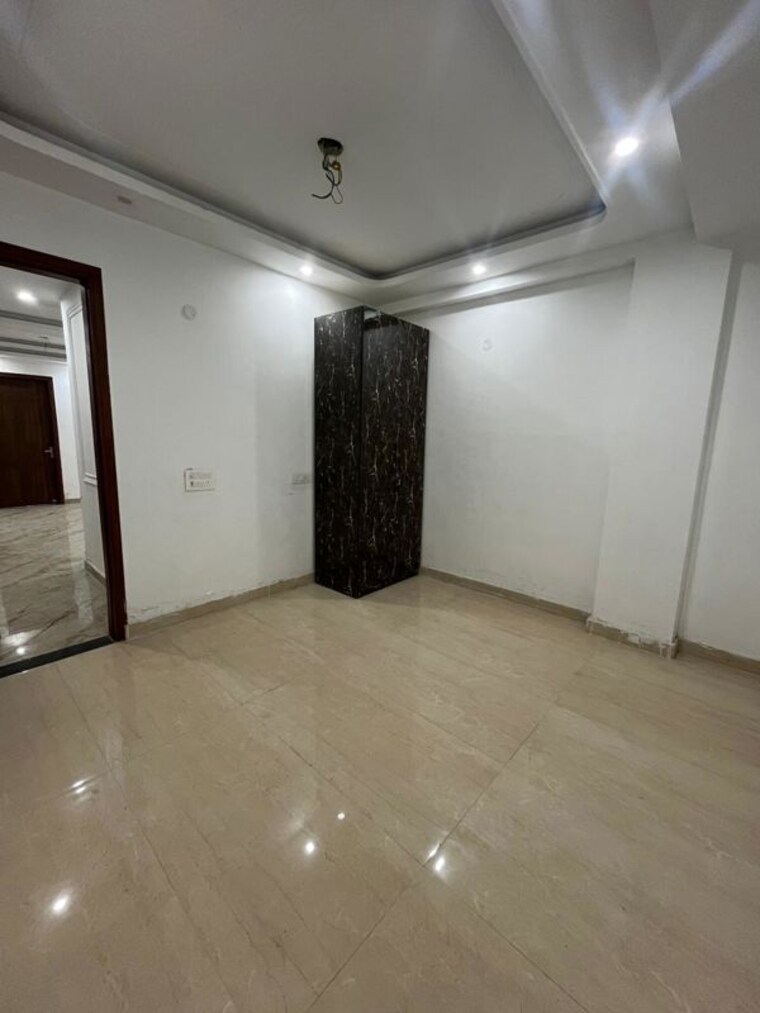 Room, rajpur khurd extension 3 Bedroom 120 Sq.Yd. Builder Floor In Rajpur Khurd Extension Delhi 10059747