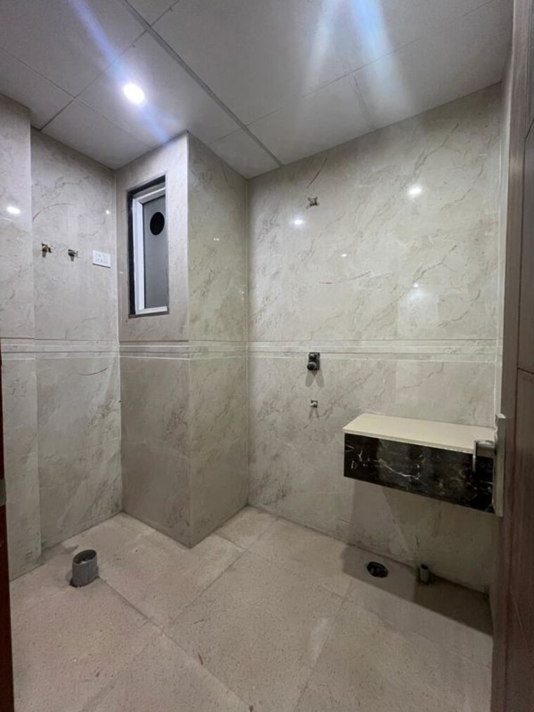 Bathroom, rajpur khurd extension 3 Bedroom 120 Sq.Yd. Builder Floor In Rajpur Khurd Extension Delhi 10059747