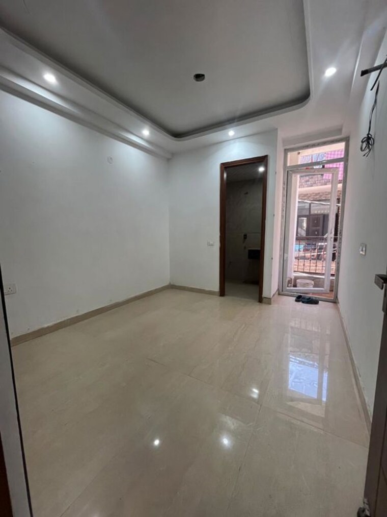Room, rajpur khurd extension 3 Bedroom 120 Sq.Yd. Builder Floor In Rajpur Khurd Extension Delhi 10059747