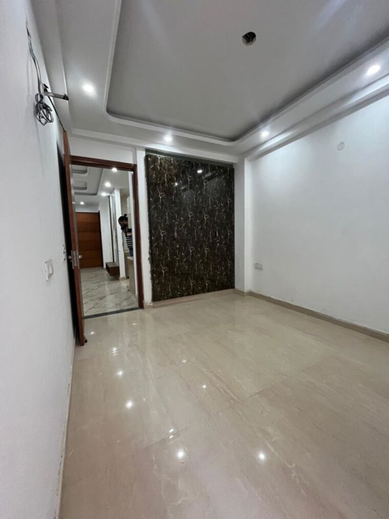 Room, rajpur khurd extension 3 Bedroom 120 Sq.Yd. Builder Floor In Rajpur Khurd Extension Delhi 10059747