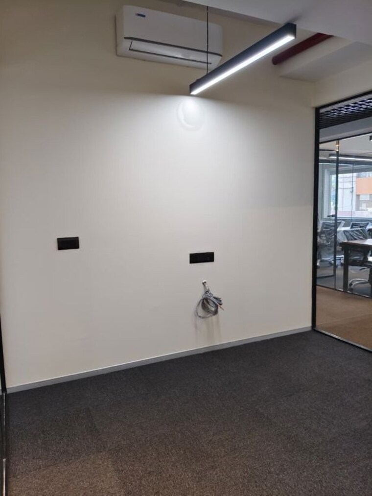 Room, sector 63 Commercial Office Space 900 Sq.Ft. In Sector 63 Noida 10059639