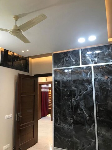 Furnished Amenities in 3 BHK Apartment at Altura Apartments, Ghazipur – for Rent