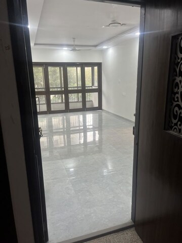 Building Lobby in 3 BHK Apartment at Hill park apartment Malabar Hill, Malabar Hill – for Sale