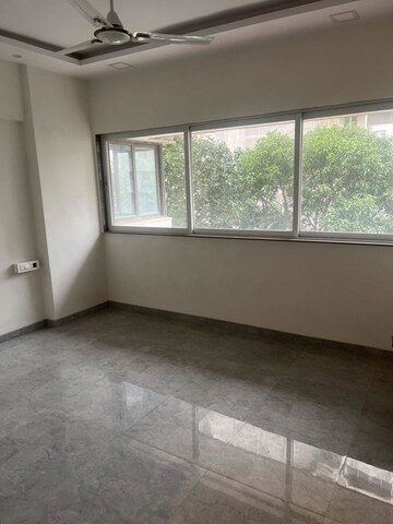 Room in 3 BHK Apartment at Hill park apartment Malabar Hill, Malabar Hill – for Sale