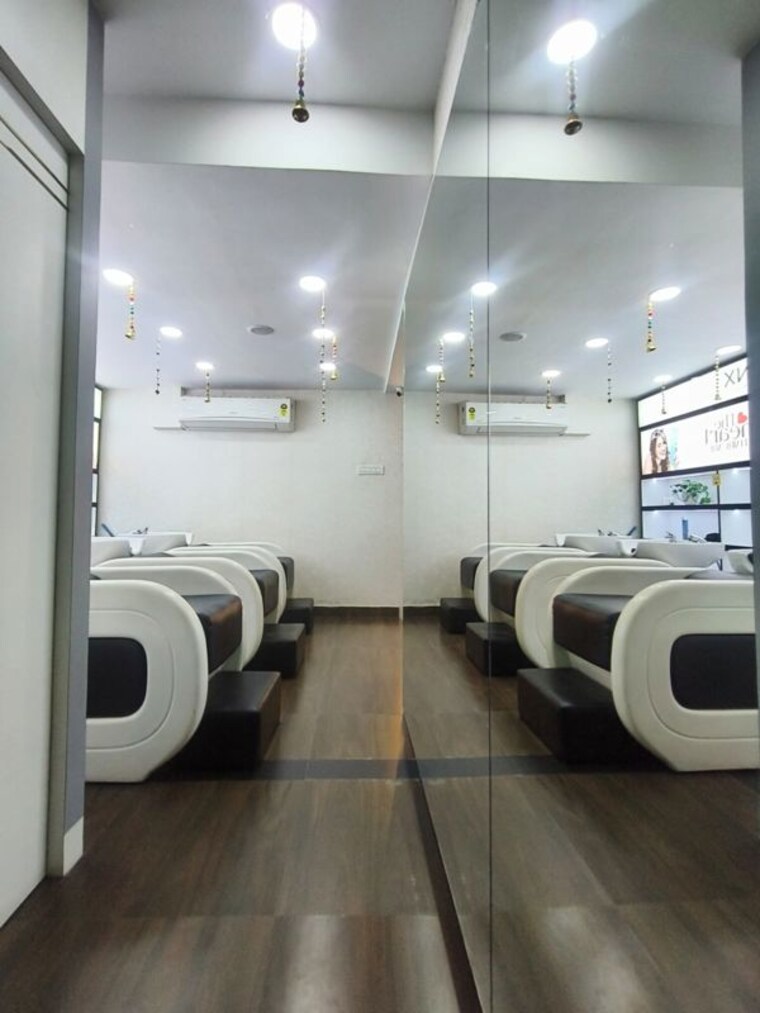 Team Area, kasba Commercial Showroom 2200 Sq.Ft. In Kasba Kolkata 10059834