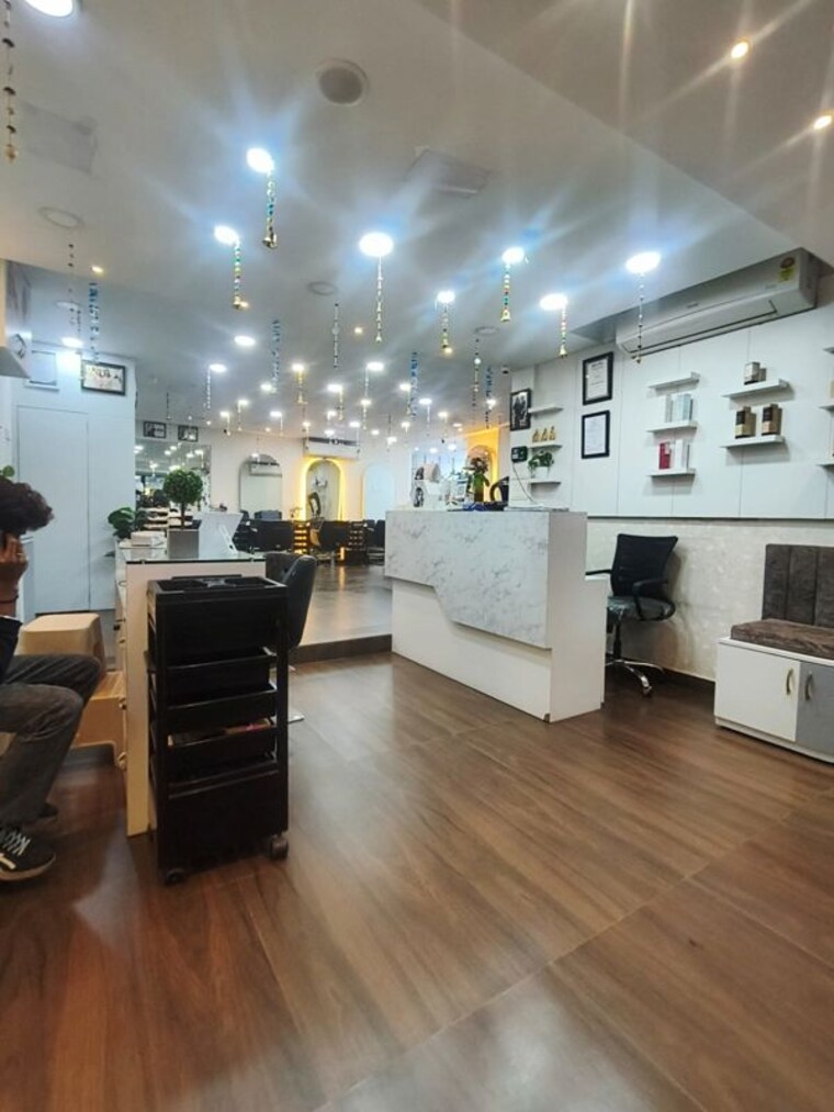 Team Area, kasba Commercial Showroom 2200 Sq.Ft. In Kasba Kolkata 10059834