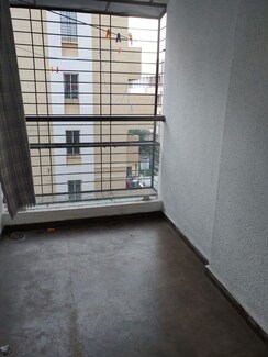 2 BHK + Servant Room Apartment For Rent in Space Elena