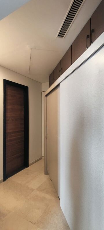 Room in 4 BHK Apartment at Omkar 1973, Worli – for Rent