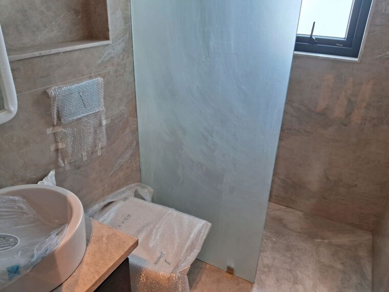 Bathroom, east of kailash 3 Bedroom 1114 Sq.Ft. Builder Floor In East Of Kailash Delhi 10059898