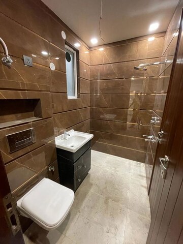 Kitchen in 3 BHK Builder Floor at Sector 84 – for Sale