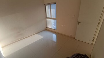 Room in 2 BHK Apartment at Godrej Hillside 2, Mahalunge – for Rent