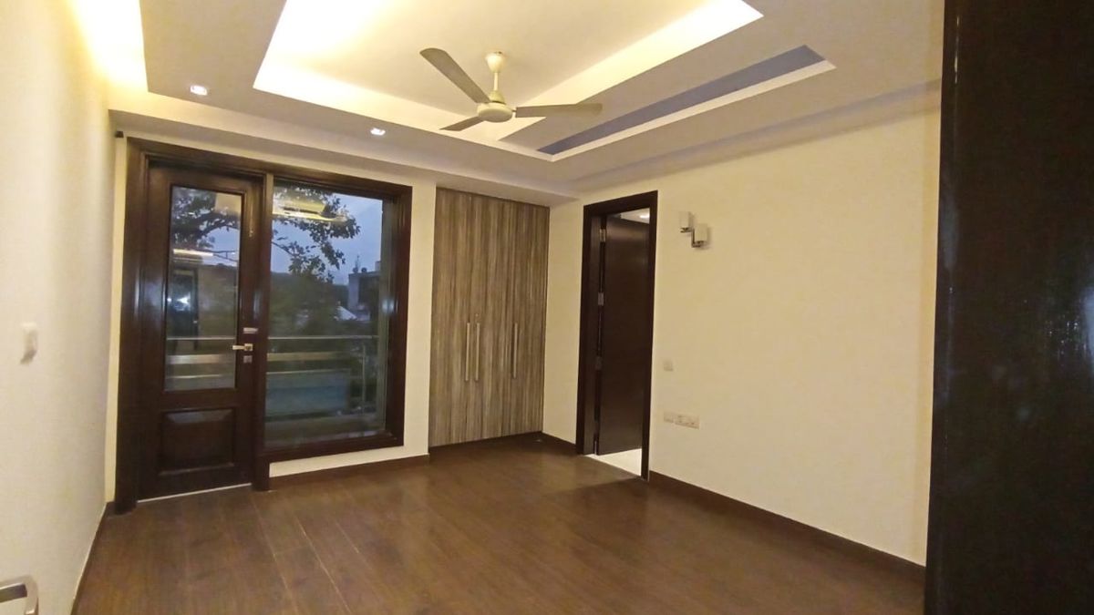 4 BHK + Pooja Room,Servant Room,Study Room,Extra Room,Basement,Store Room Apartment For Sale in Greater Kailash II