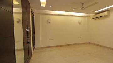 Room in 4 BHK Apartment at Greater Kailash ii – for Sale
