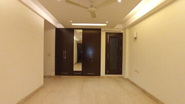 Room in 4 BHK Apartment at Greater Kailash ii – for Sale