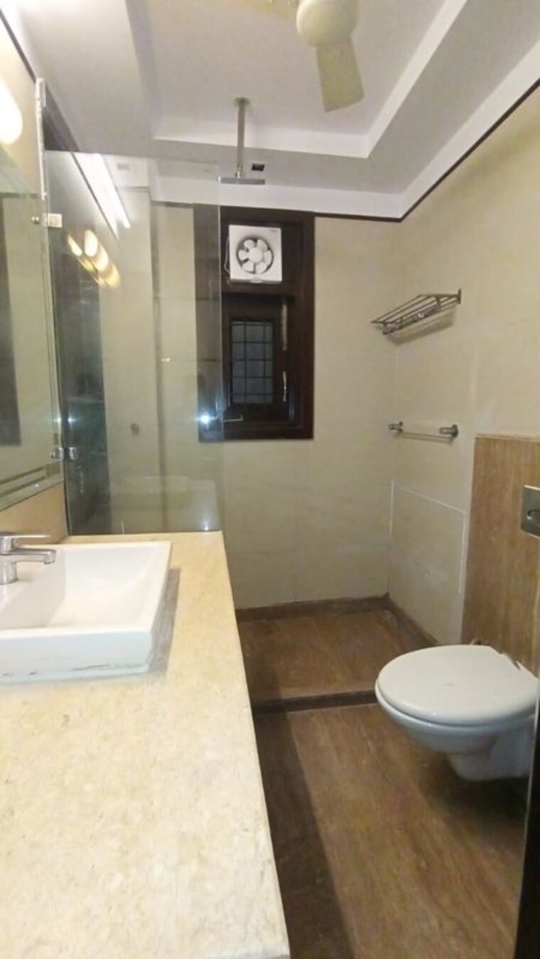Bathroom, greater kailash ii 4 Bedroom 2700 Sq.Ft. Apartment In Greater Kailash ii Delhi 10059939