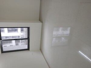 Room in 3 BHK Apartment at Rohan Madhuban, Bavdhan – for Rent