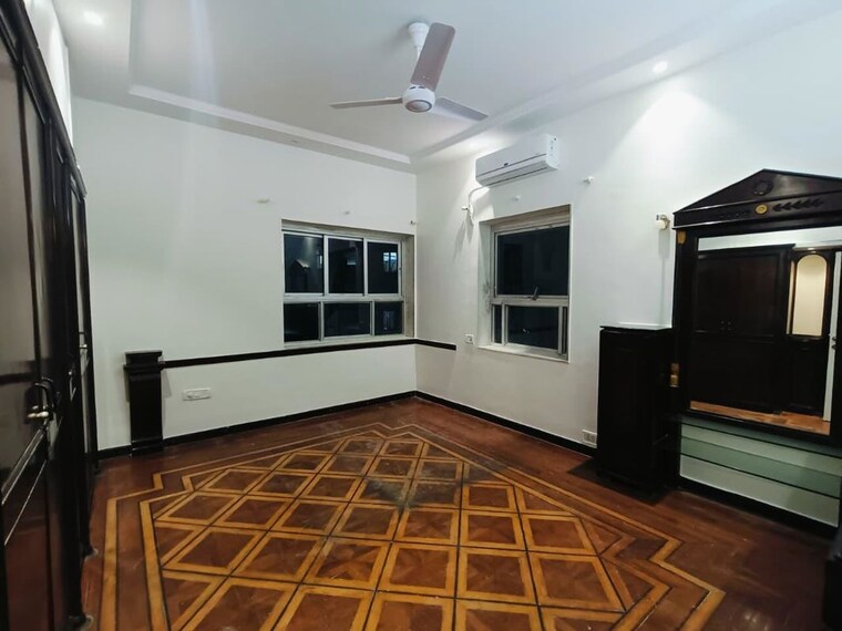 Room, gokul-nivas 2 Bedroom 2700 Sq.Ft. Apartment In Dadar West Mumbai 10059946