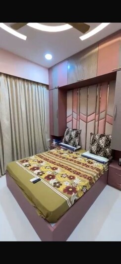 1.5 BHK + Pooja Room Apartment For Rent in Sheth Zuri