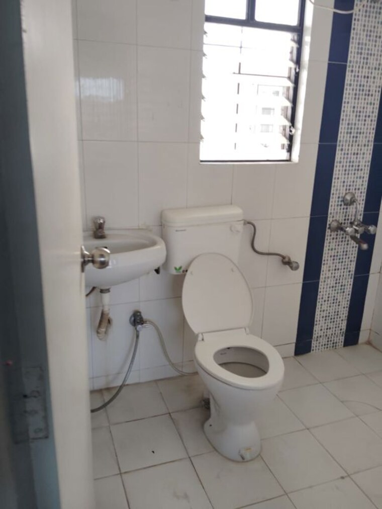 Bathroom, navkar-avenue-bavdhan 3 Bedroom 1500 Sq.Ft. Apartment In Bavdhan Pune 10059983