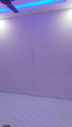 Furnished Amenities in 2.5 BHK Builder Floor at Mayur Vihar – for Sale