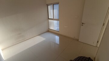 Room in 2 BHK Apartment at Godrej Hillside 2, Mahalunge – for Rent
