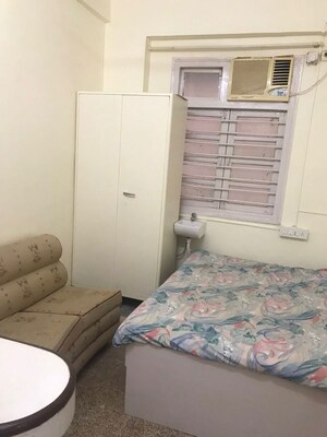 Room in 2 BHK Apartment at Chandralok Apartment B Wing, Malabar Hill – for Rent