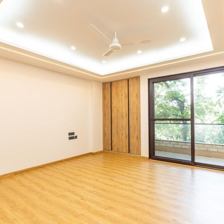 Room, south extension ii 3 Bedroom 1800 Sq.Ft. Builder Floor In South Extension ii Delhi 10060016