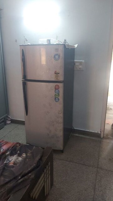 Bathroom in 1 RK Apartment at Mayur Vihar – for Rent