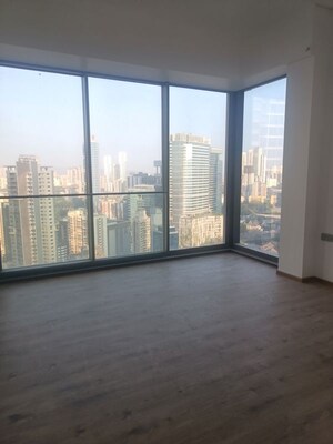 Room in 4 BHK Apartment at Rustomjee Crown, Prabhadevi – for Rent