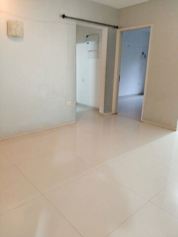 Room in 2 BHK Apartment at Kool Homes Green Valley, Bavdhan – for Rent