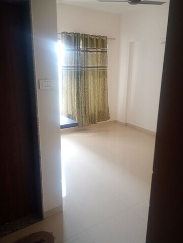 Room in 2 BHK Apartment at Axis Paradigm Whistling Meadows, Paud Road – for Rent