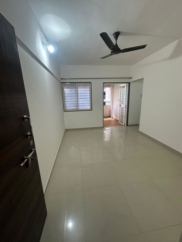 2 BHK Apartment For Sale in Solitaire Palms