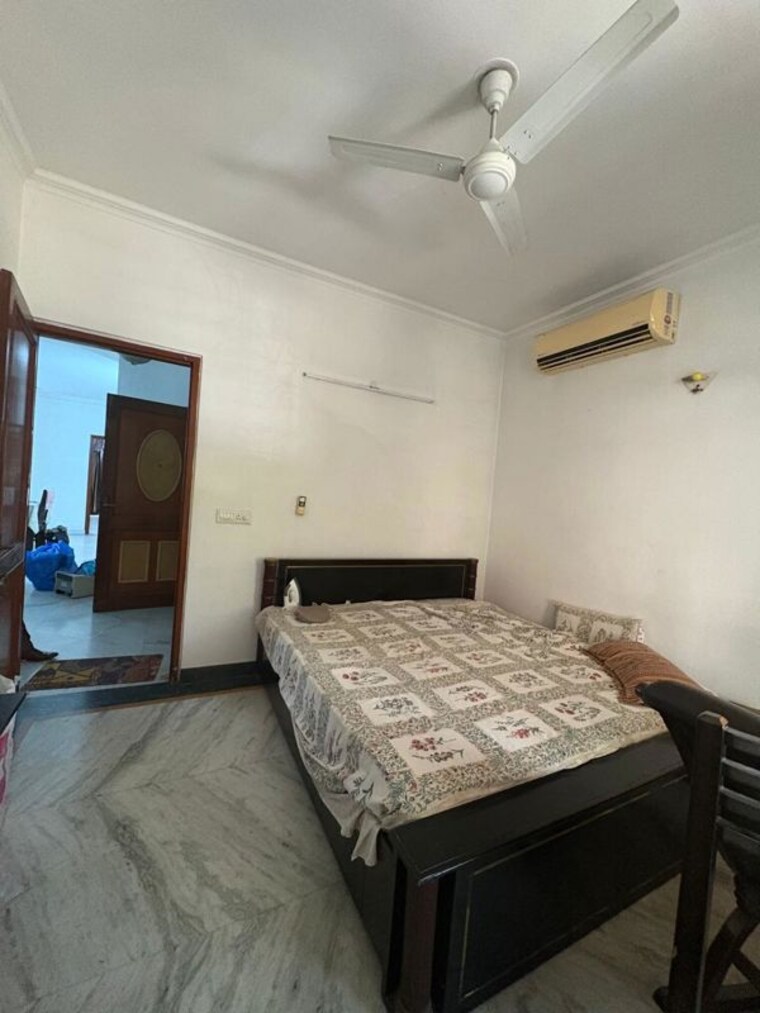 Bedroom, dlf-atria 3 Bedroom 1900 Sq.Ft. Builder Floor In Dlf Phase ii Gurgaon 10060147