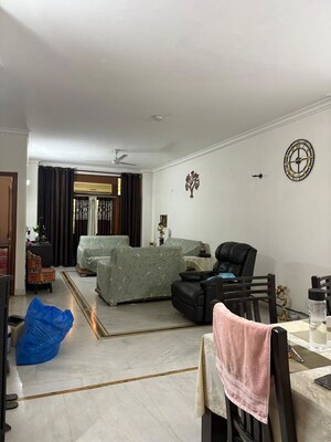 Living Room in 3 BHK Builder Floor at DLF Atria, Dlf Phase ii – for Rent