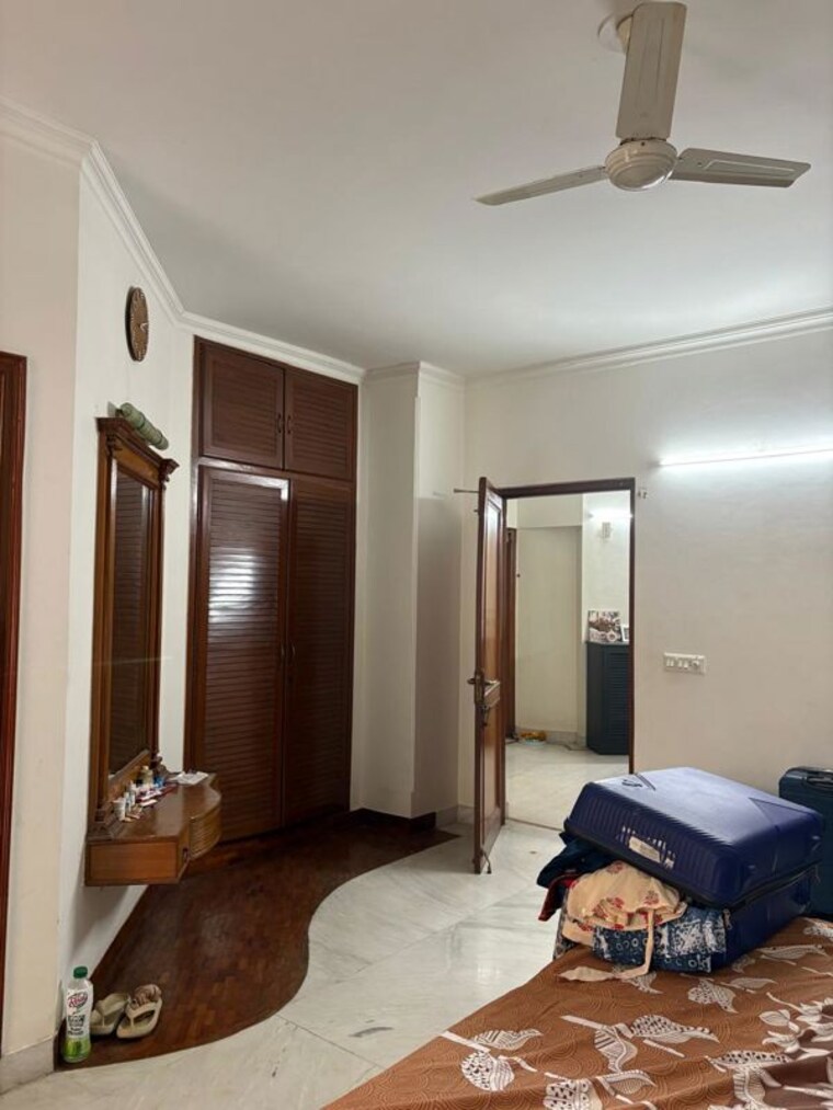 Living Room, dlf-atria 3 Bedroom 1900 Sq.Ft. Builder Floor In Dlf Phase ii Gurgaon 10060147