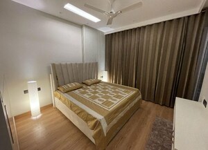 Bedroom in 3 BHK Builder Floor at DLF Atria, Dlf Phase ii – for Rent