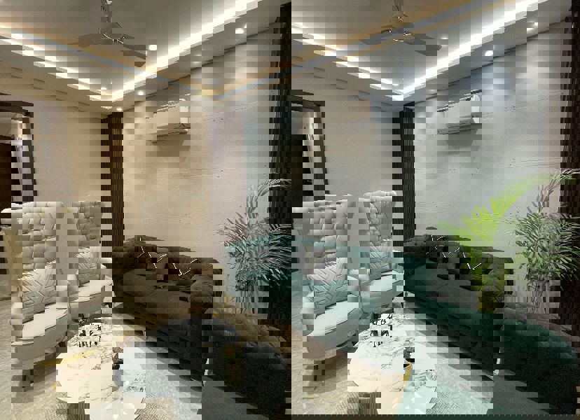 3 BHK + Pooja Room 2000 Sq.Ft. Builder Floor in DLF Atria