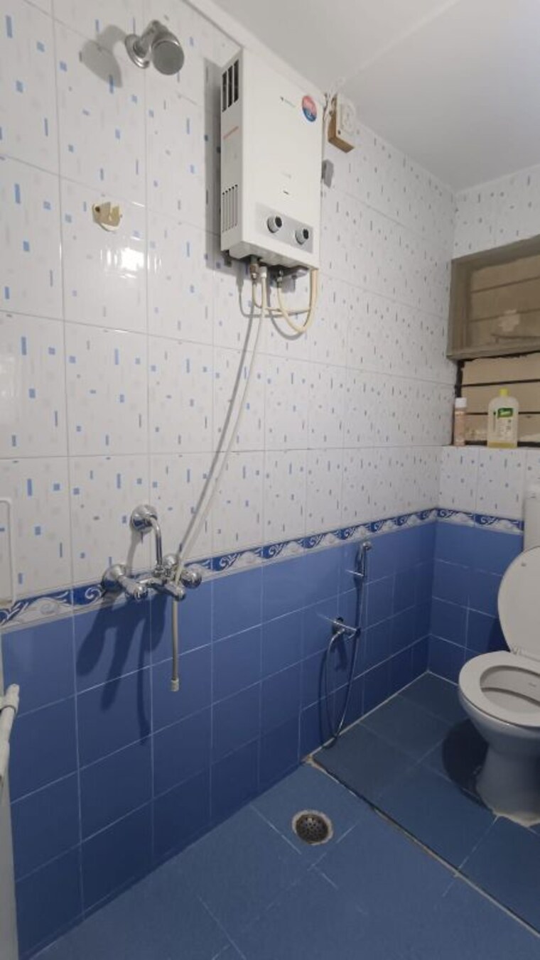 Bathroom, rajas society 2 Bedroom 755 Sq.Ft. Builder Floor In Rajas Society Pune 10060166